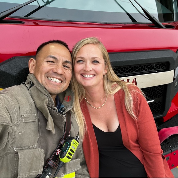 Meet your Posher, Lauren - Picture 5 of 5